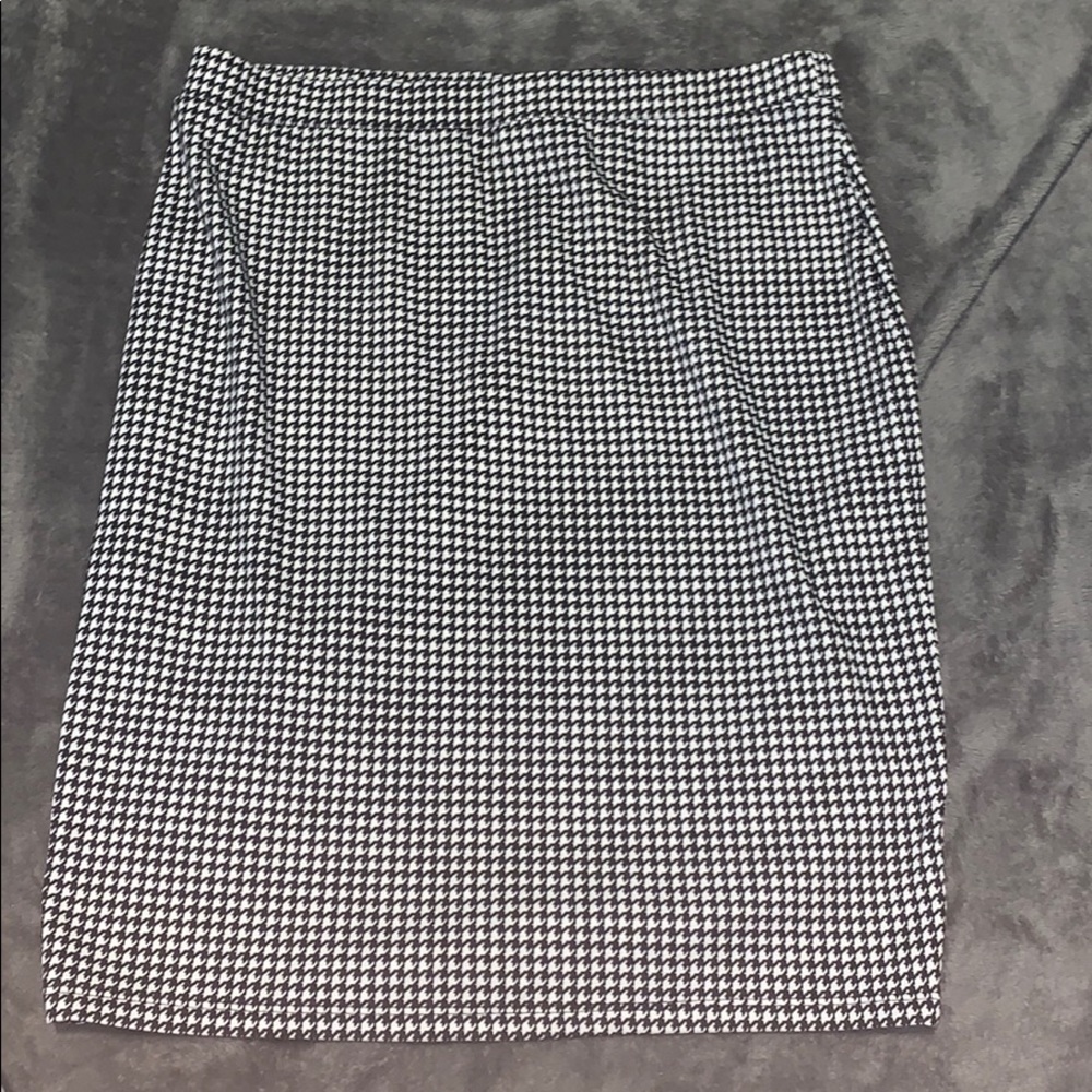 checkered pencil skirt